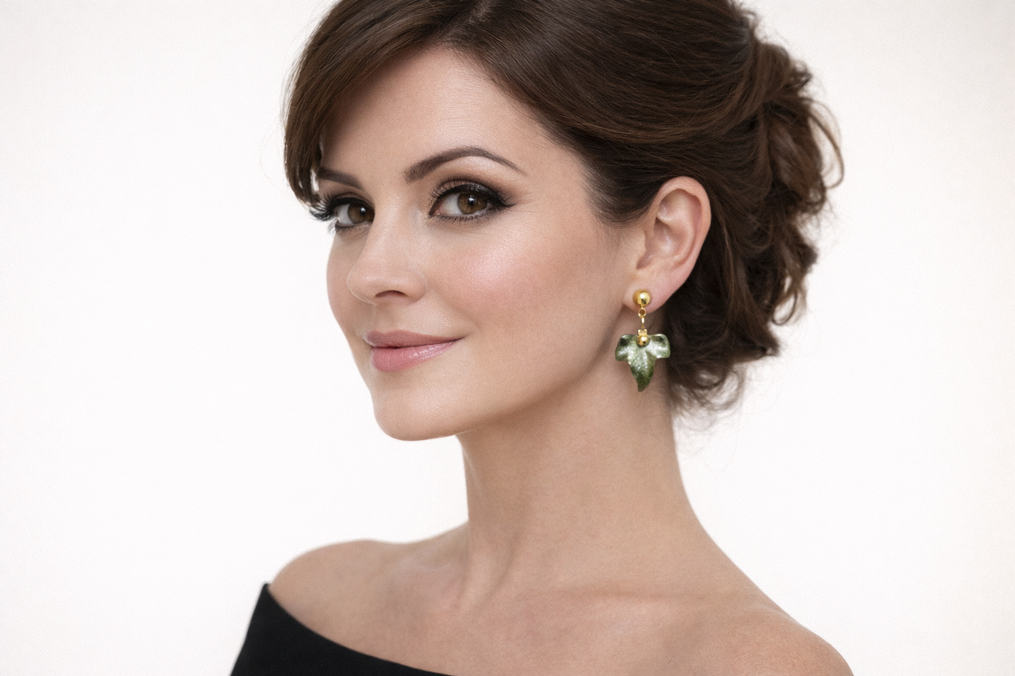 Pendientes hoja pequeña metalizada en verde