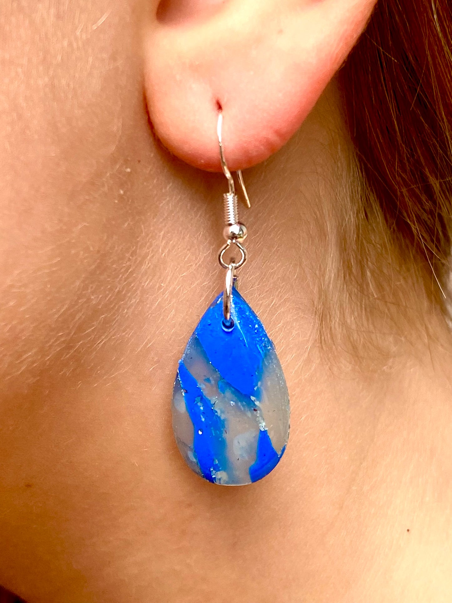 Pendientes gota azul y plata gancho