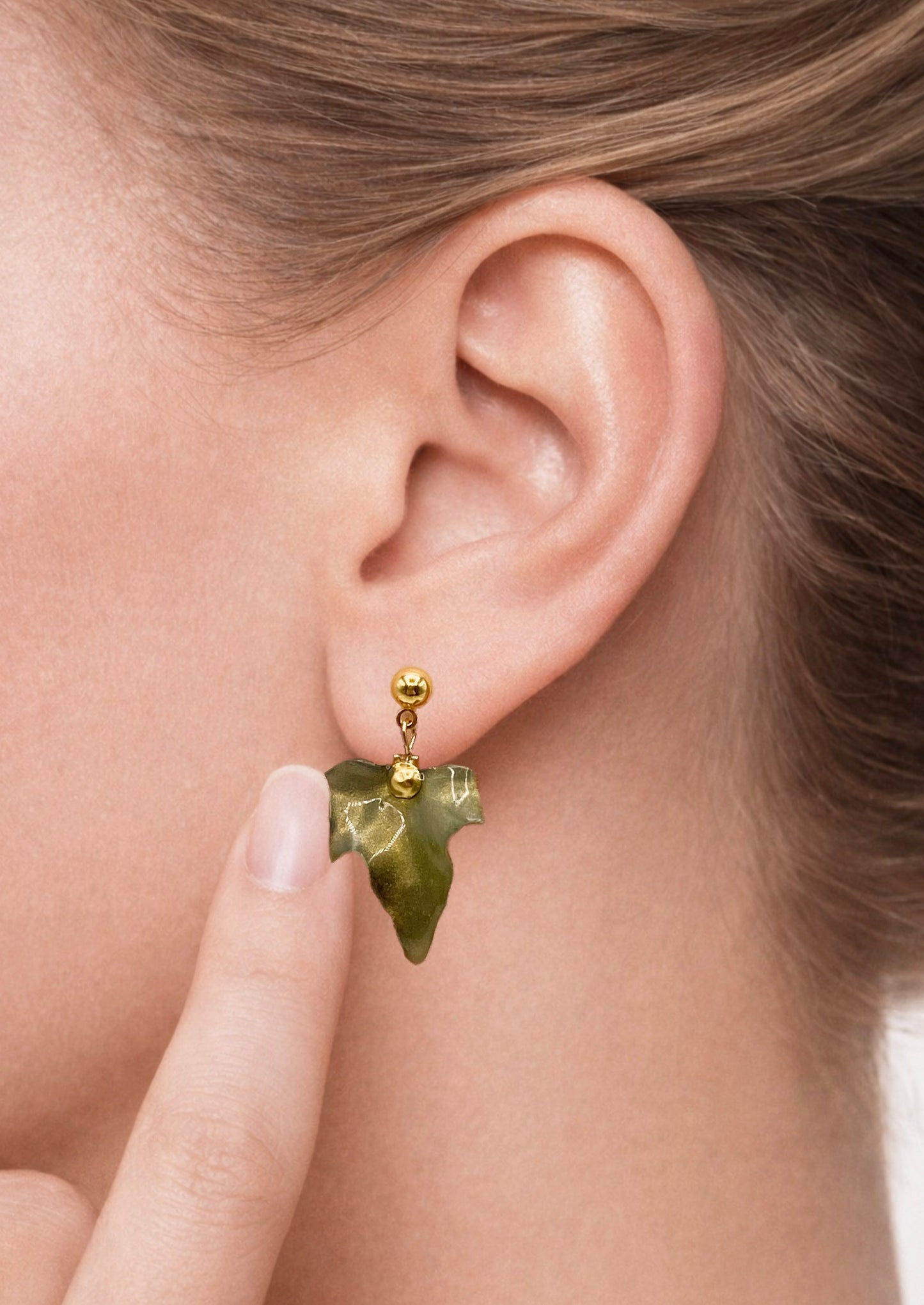 Pendientes hoja pequeña metalizada en verde